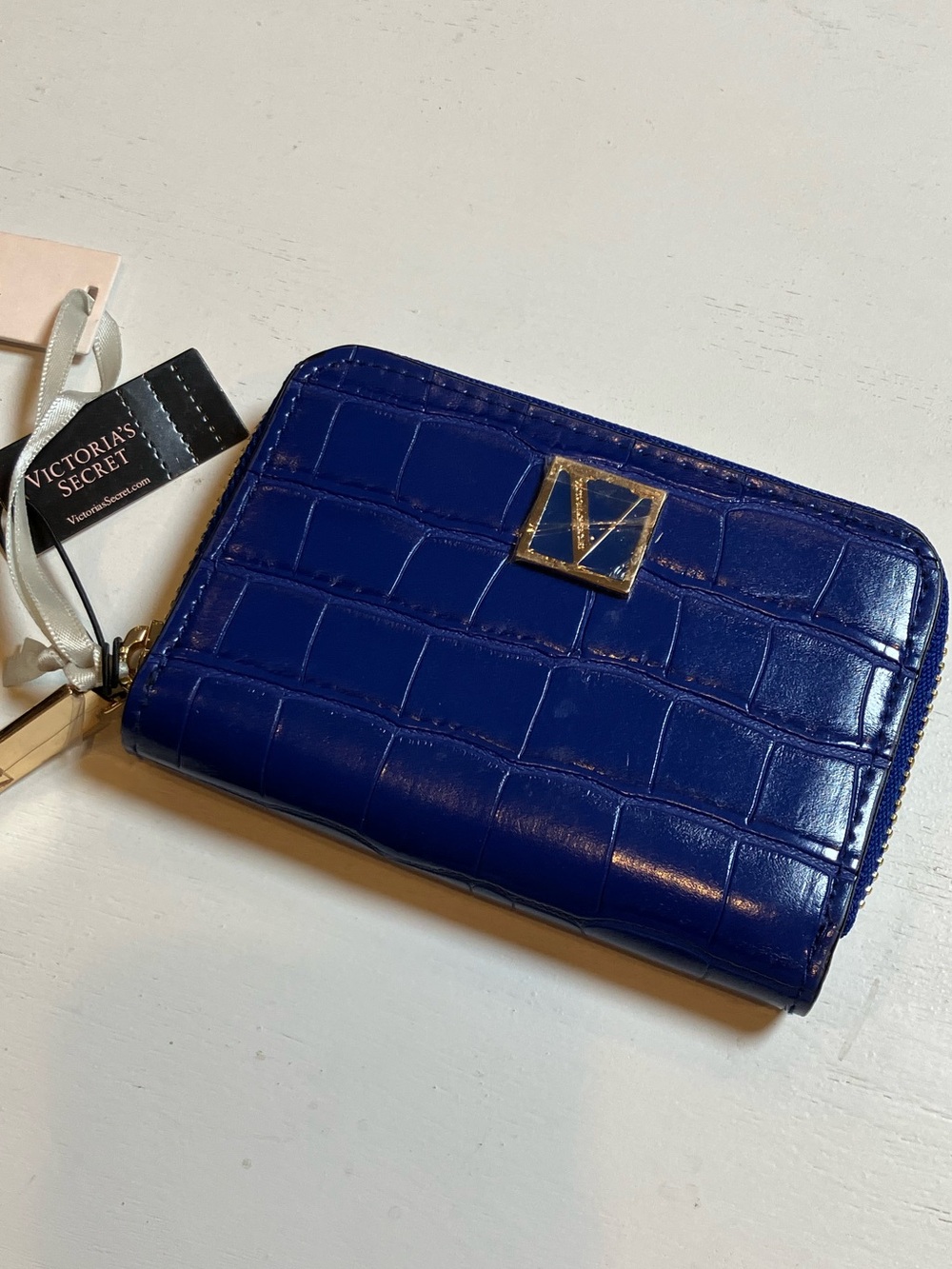 Victoria's Secret | Royal Blue Croc-Embossed Zip Wallet with Gold Logo - Picture 3 of 10